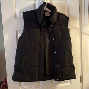 Black puff vest